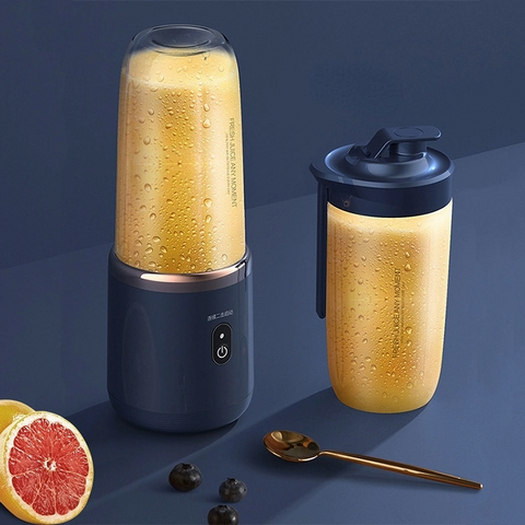 SMALL PORTABLE JUICER WITH SHAKER BOTTLE
